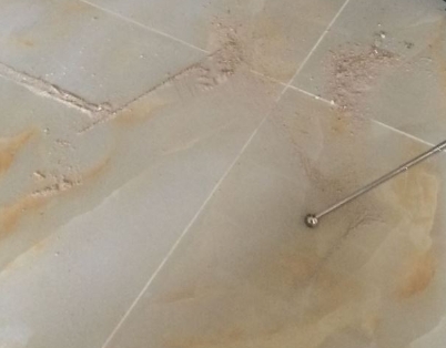 康巴什瓷砖空鼓维修公司分享粘合剂选择不当在瓷砖铺贴过程中可能导致以下问题